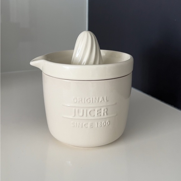 Ceramic Juicer - Picture 1 of 5